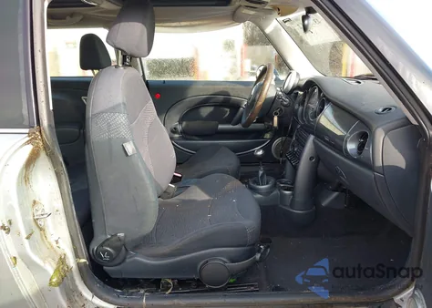 2003 Mini Cooper z USA, uszkodzony, nr VIN WMWRC33433TC47448